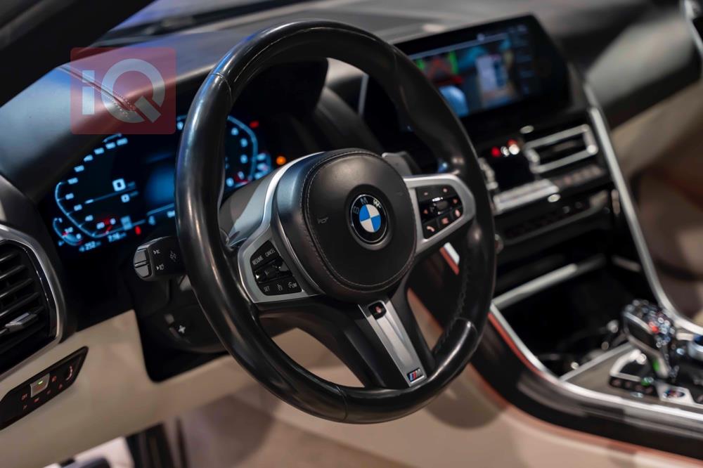 بی ئێم دەبڵیو 8 سیریەس